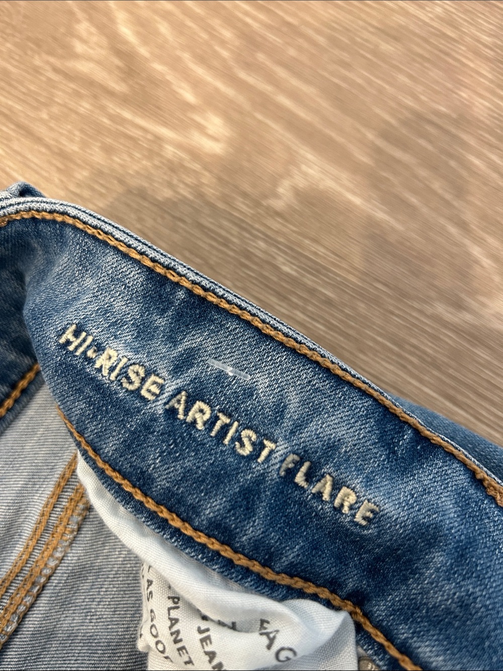 American Eagle Outfitters - Hi-Rise Artist Flare Jeans - Picture 3 of 8